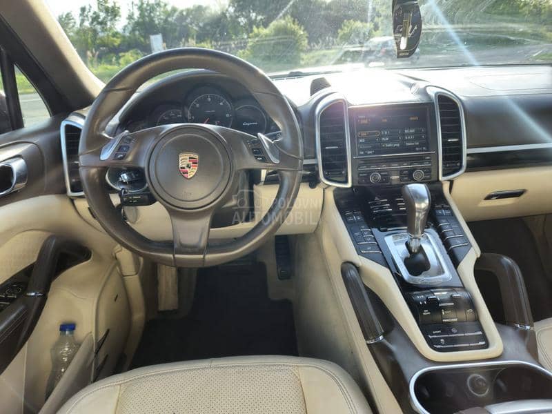 Porsche Cayenne platinum edition