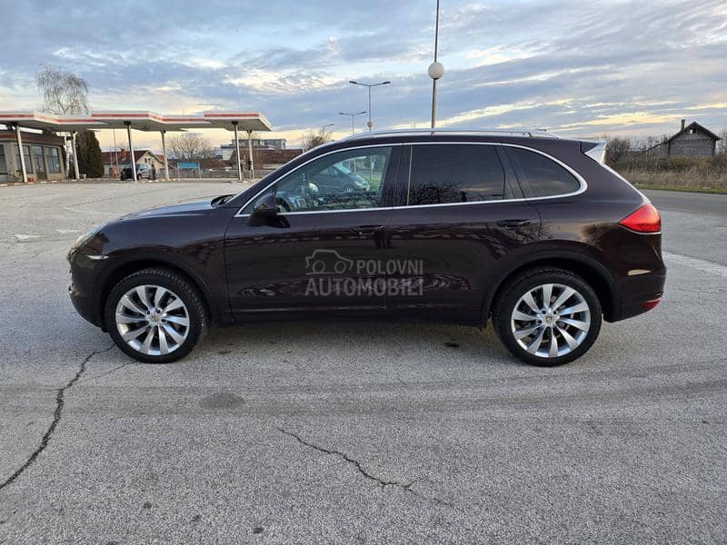 Porsche Cayenne platinum edition