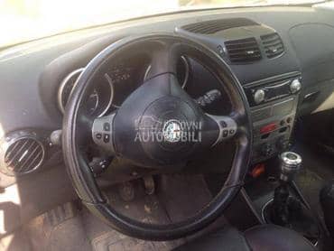 Enterijer za Alfa Romeo 147 od 2000. do 2010. god.
