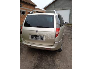 Gepek vrata zlatna boja za Lancia Phedra