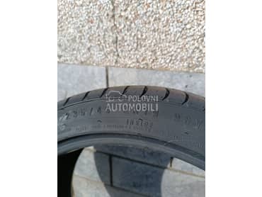 Accelera 235/40 R19 Letnja