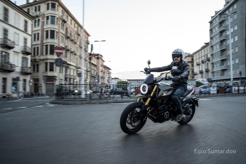 Moto Morini SEIEMMEZZO SCR