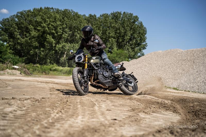 Moto Morini SEIEMMEZZO SCR