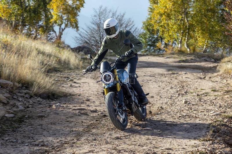 Moto Morini SEIEMMEZZO SCR