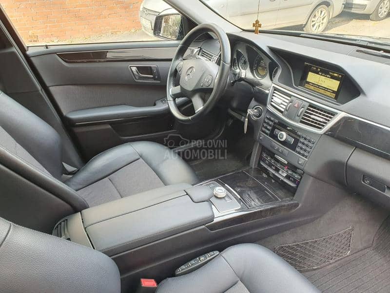 Mercedes Benz E 300 CDI AVANTGARDE