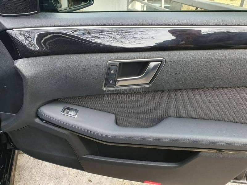 Mercedes Benz E 300 CDI AVANTGARDE