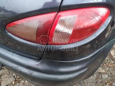 Stop svetlo desno na haubi za Alfa Romeo 147 od 2000. do 2004. god.