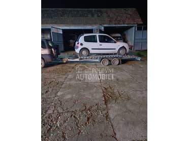 Renault Clio 1.5dci 2004. god. -  kompletan auto u delovima