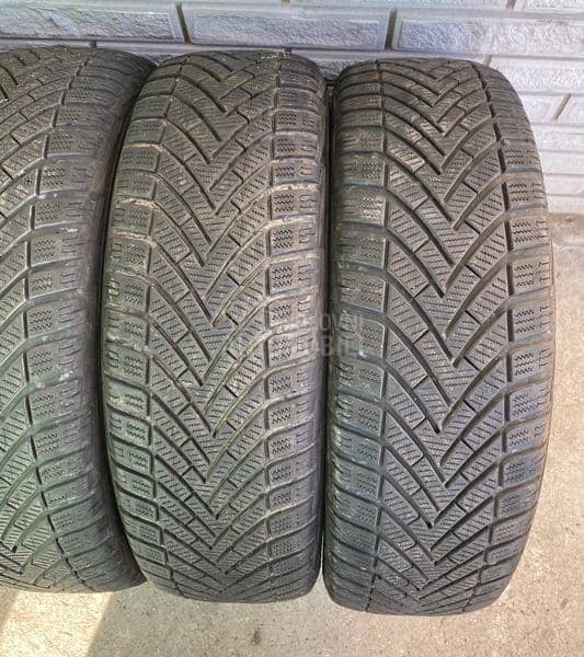 Vredestein 215/65 R16 Zimska