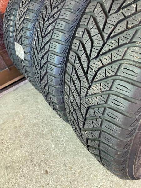 Yokohama 215/60 R16 Zimska