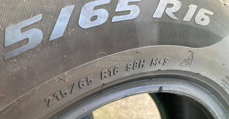 Pirelli 215/65 R16 Zimska | Gume | Polovni Automobili