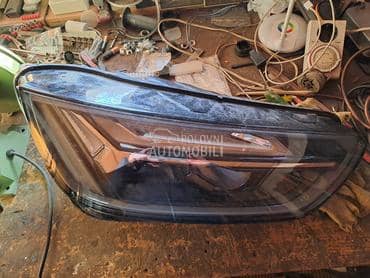 far desni za Audi Q5