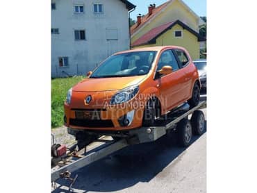 hauba krilo branik far za Renault Twingo od 2007. do 2011. god.