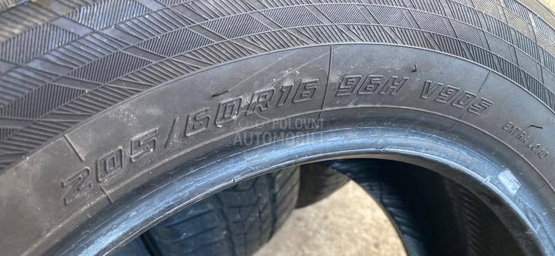 Pirelli 205/60 R16 Zimska