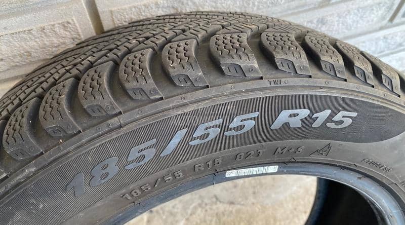 Pirelli 185/55 R15 Zimska