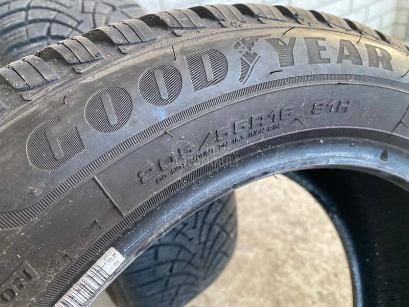 Goodyear 205/55 R16 Zimska