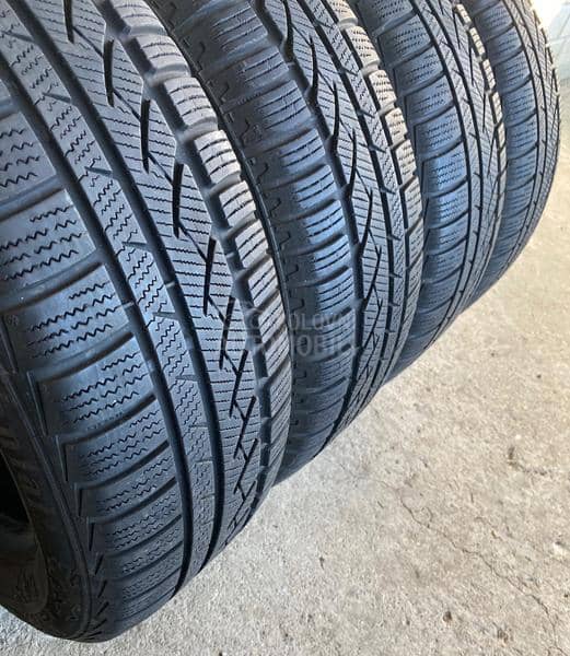 Continental 205/60 R16 Zimska