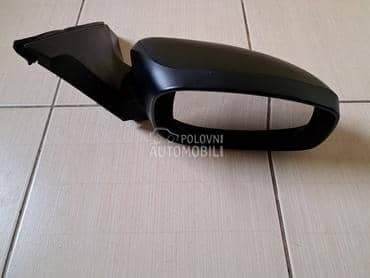 Retrovizor desni mehanicki za Suzuki Swift od 2005. do 2011. god.