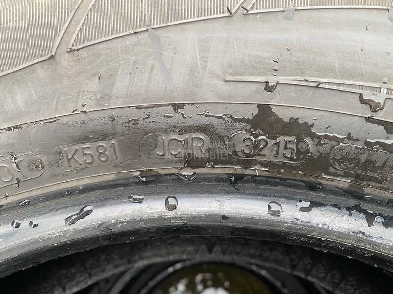 Dunlop 235/65 R17 Zimska