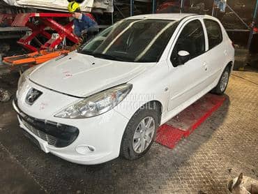 Levo i desno krilo za Peugeot 206 plus od 2006. do 2010. god.