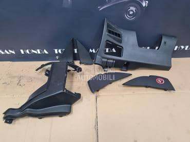 delovi enterijera za Nissan X-Trail od 2007. do 2013. god.