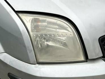 Far desni za Ford Fusion od 2002. do 2005. god.