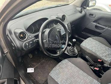 Enterijer za Ford Fiesta od 2002. do 2008. god.