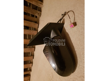 Retrovizor desni za Volkswagen Polo od 2001. do 2005. god.