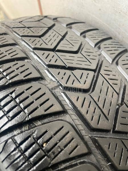 Pirelli 225/60 R17 Zimska