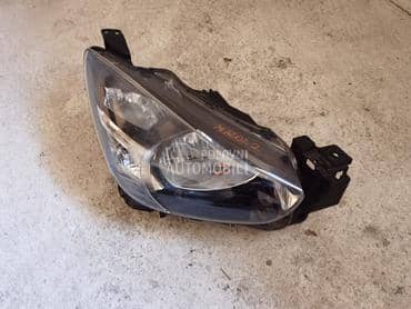 desni far za Mazda 2