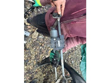 Brisaci motorce brisaca poluge za Volkswagen Golf 5, Golf 6 od 2004. do 2012. god.