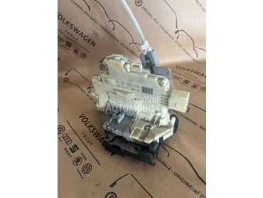 Brava desnih vrata ,7 pinova za Audi Q7 od 2005. do 2014. god.