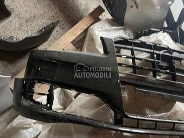 Branik s line za Audi A3, A4, A5 ... od 2010. do 2023. god.