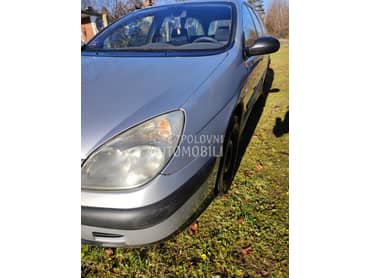 Farovi za Citroen C5 od 2001. do 2004. god.