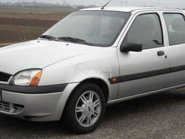 Ford Fiesta 2001. god. -  kompletan auto u delovima