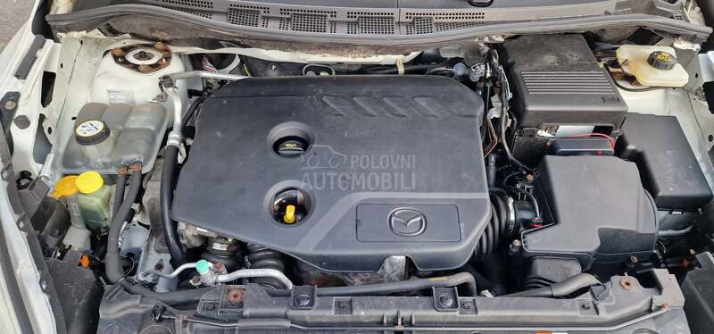 Mazda 5 -  kompletan auto u delovima