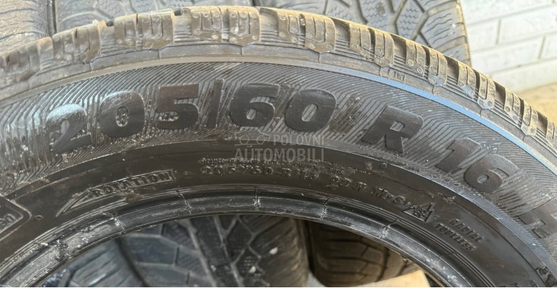 Semperit 205/60 R16 Zimska
