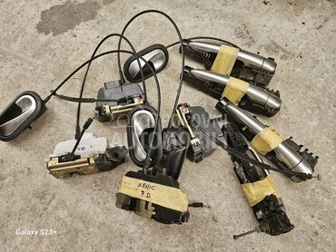 UNUTRASNJA BRAVA KVAKA RUCKA za Renault Scenic od 2003. do 2007. god.