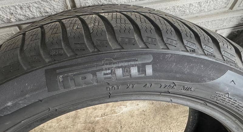 Pirelli 245/45 R18 Zimska