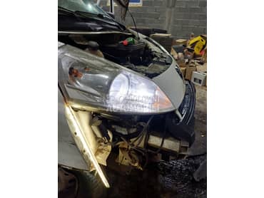 Desni far za Peugeot Expert od 2007. do 2016. god.