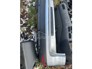 Branik zadnji za Volkswagen Touareg od 2004. do 2015. god.