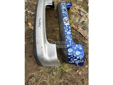 Branik zadnji za Volkswagen Touran od 2004. do 2006. god.