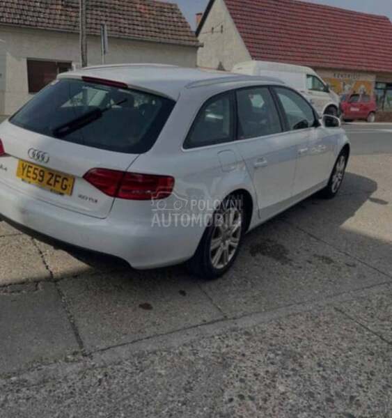 Audi A4 -  kompletan auto u delovima