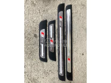 S-line lajsne na pragovima za Audi A4 od 2008. do 2015. god.