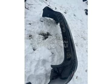 Branik zadnji za Volkswagen Touareg od 2010. do 2015. god.