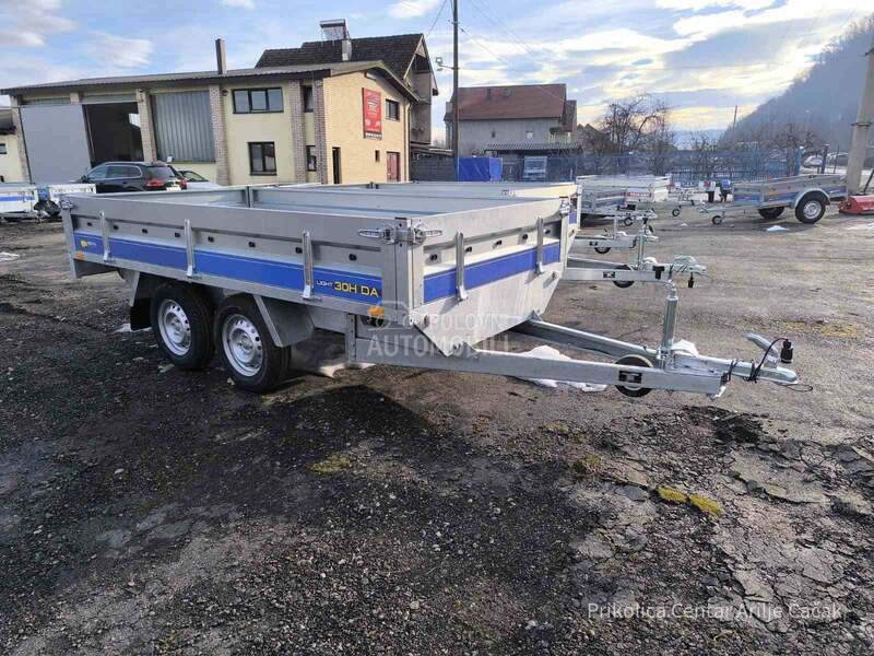 Vesta LIGHT AUTO PRIKOLICE