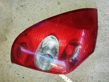 Levi stop za Renault Laguna