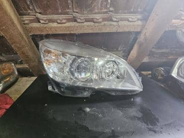 Desni far C klasa W204 za Mercedes Benz C Klasa od 2008. do 2014. god.