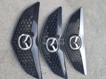 Maska haube za Mazda 3