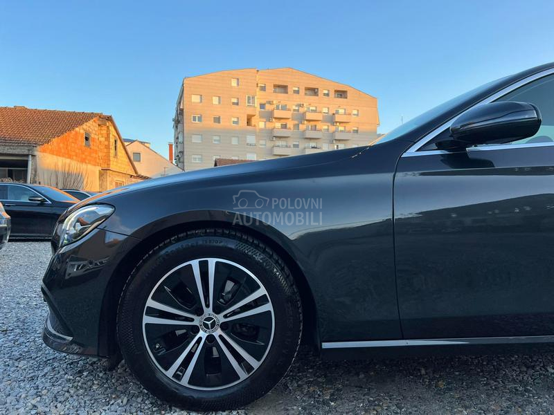 Mercedes Benz E 220 d/HuD/360/Virt